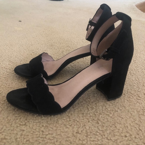 Heels - Picture 2 of 3